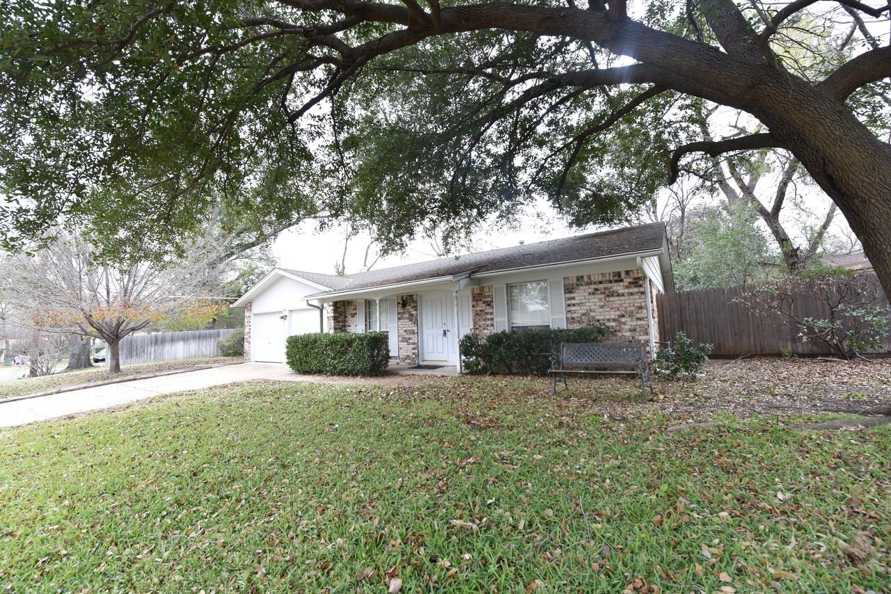 2600 Brentwood Cir - Photo 2 of 10