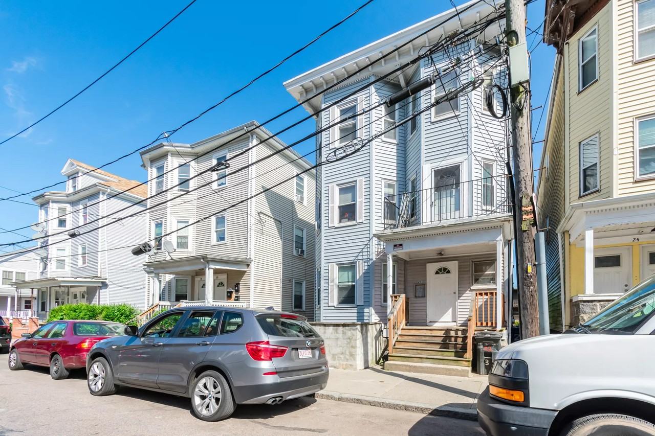 22 Barry St #3