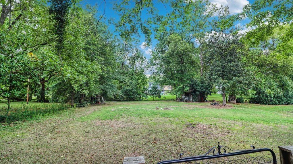 521 W College St #A - Photo 3 of 8