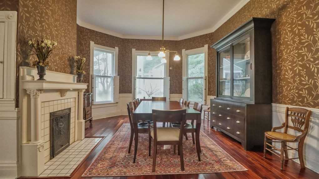 521 W College St #A - Photo 6 of 8