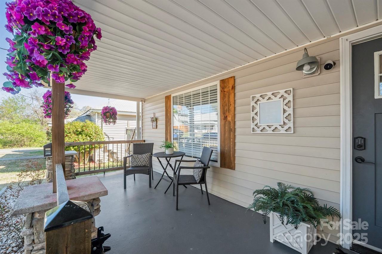 41 Selma Dr #NA - Photo 3 of 12