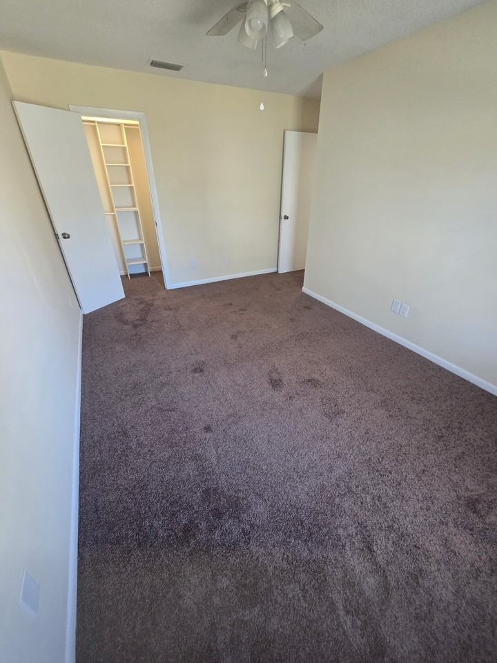 2080 Kings Gate Cir #C - Photo 4 of 23