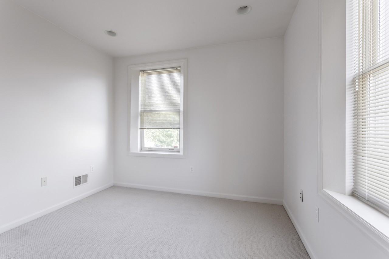 326 Hailman St #NA - Photo 3 of 10