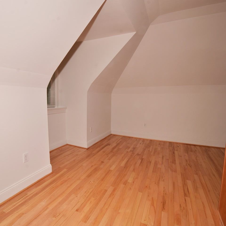 6018 Walnut St #3 - Photo 5 of 12