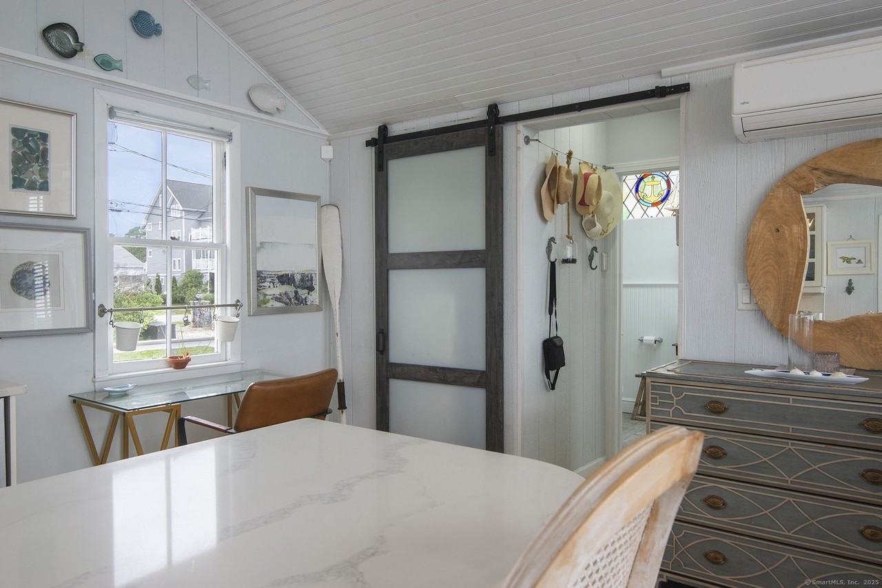 114 Jupiter Point Road - Photo 6 of 24