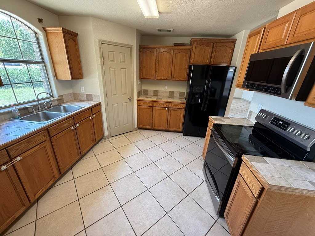 2698 Crown Way Dr - Photo 6 of 22