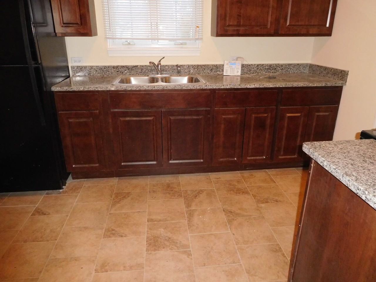 18461 Dundee Ave - Photo 3 of 14