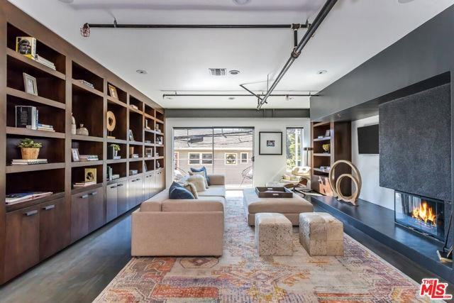 1212 Abbot Kinney Blvd #1 - Photo 3 of 8