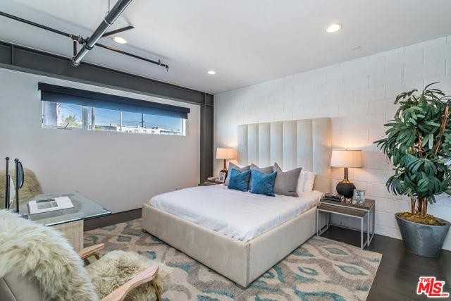 1212 Abbot Kinney Blvd #1 - Photo 6 of 8