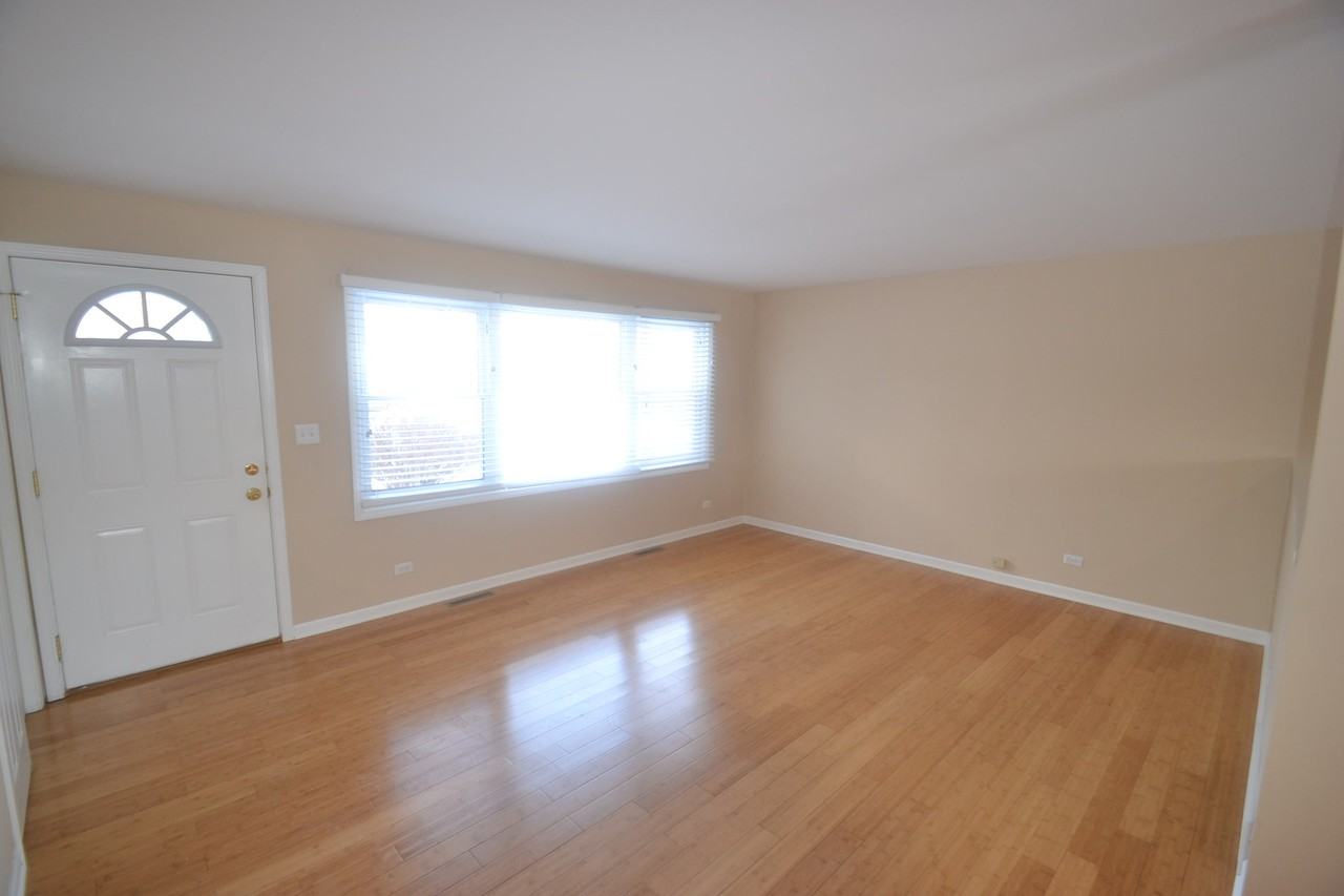 915 Dawn Ave - Photo 2 of 8