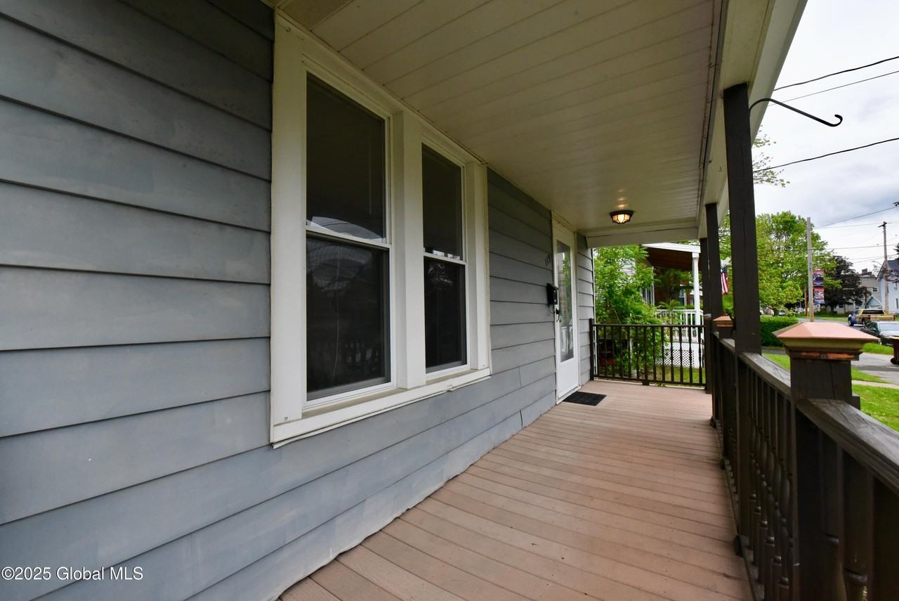 113 S 3rd Ave - Photo 4 of 44