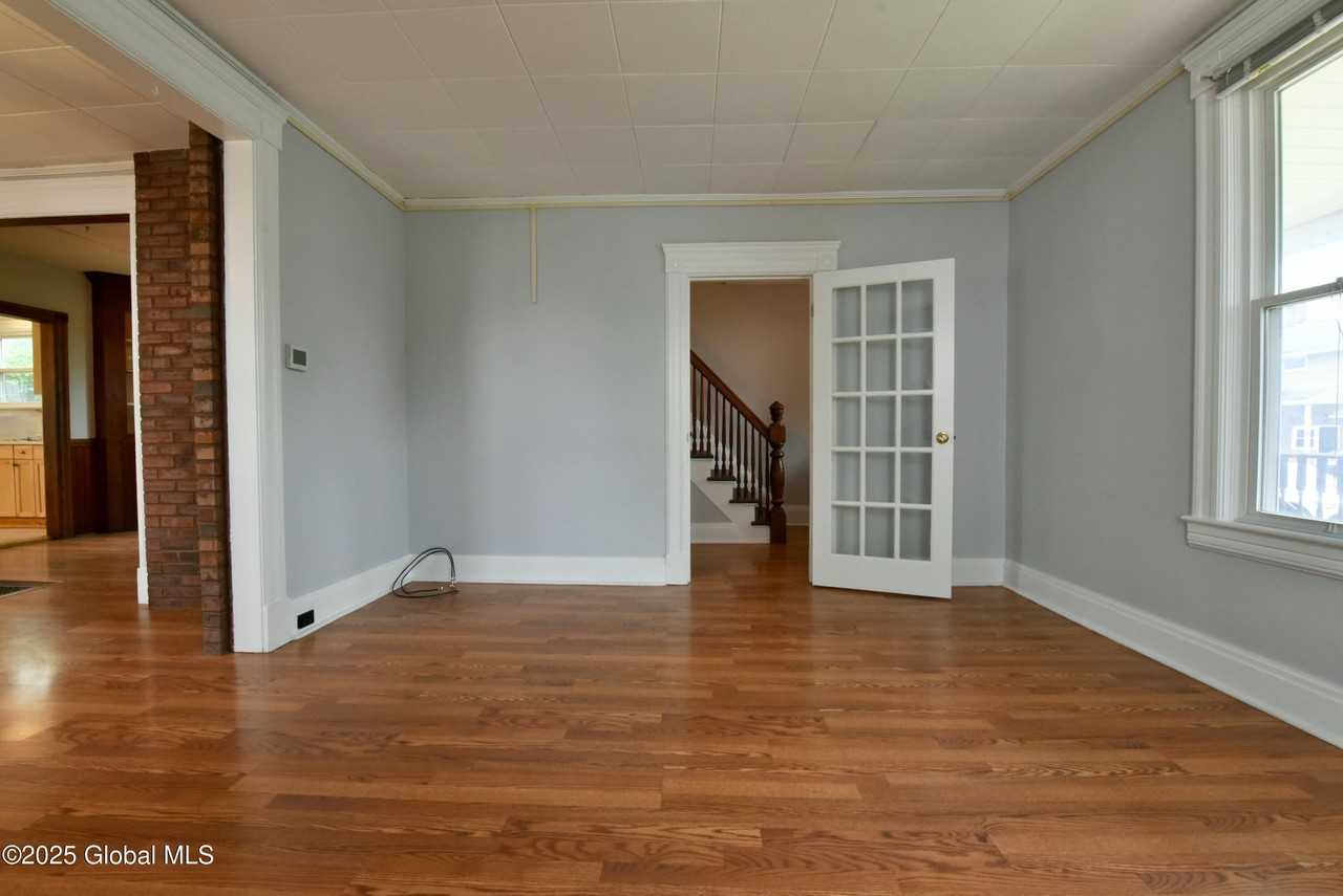 113 S 3rd Ave - Photo 5 of 44