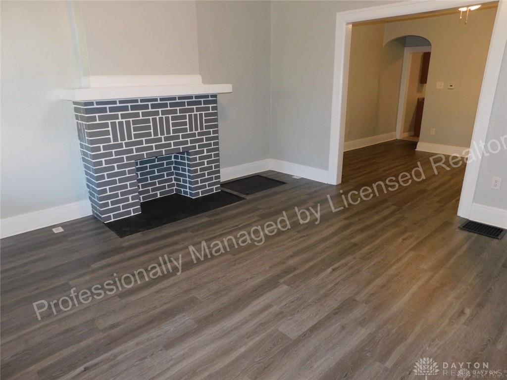 218 W Fairview Ave ##216 - Photo 2 of 12