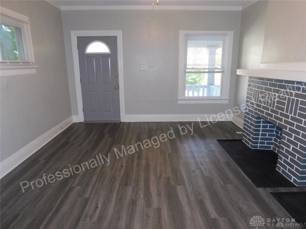 218 W Fairview Ave ##216 - Photo 3 of 12