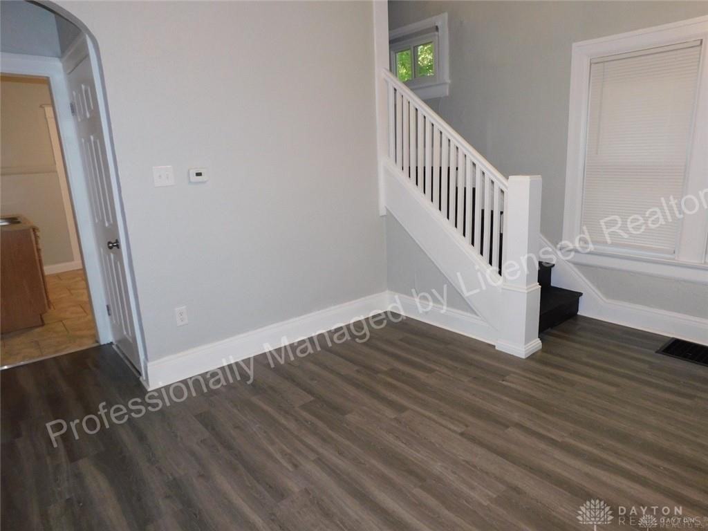 218 W Fairview Ave ##216 - Photo 5 of 12