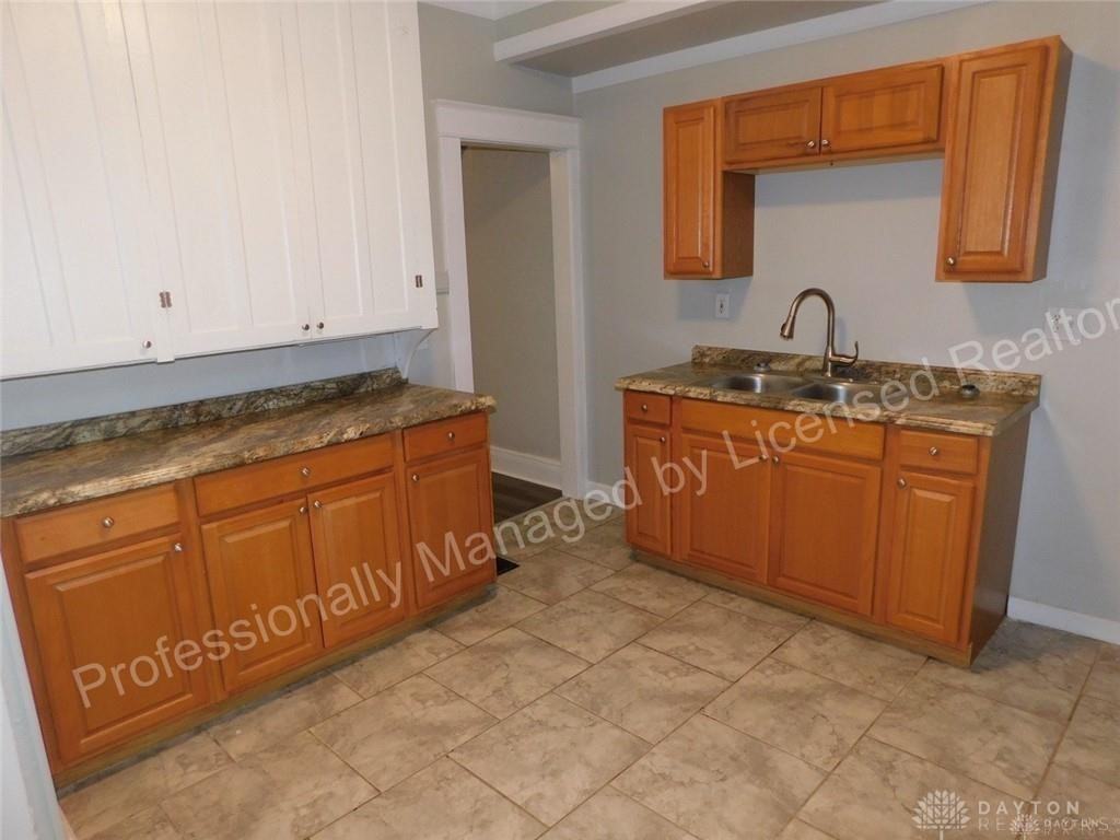 218 W Fairview Ave ##216 - Photo 6 of 12