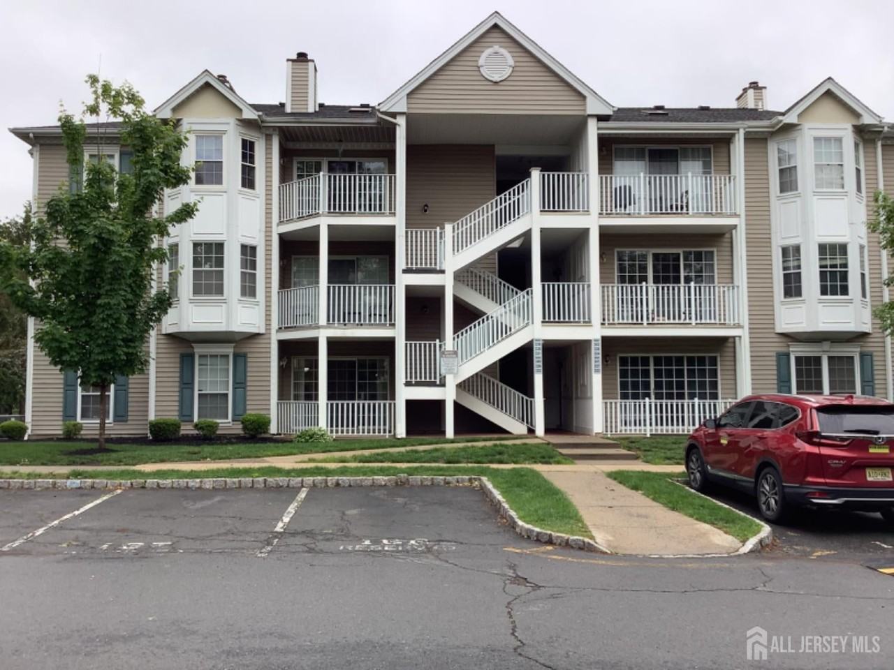 336 Wimbeldon Ct - Photo 2 of 16