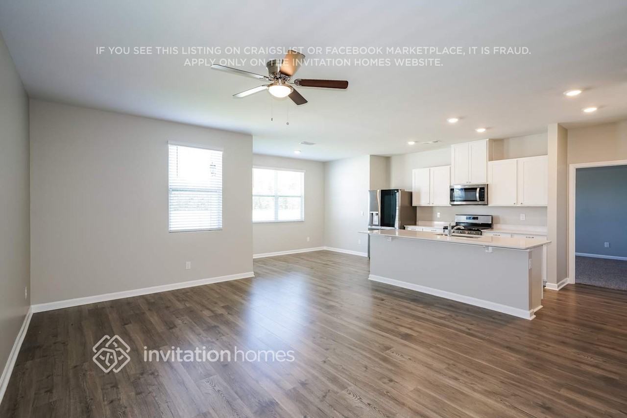 7317 Scotlyn Way - Photo 4 of 18