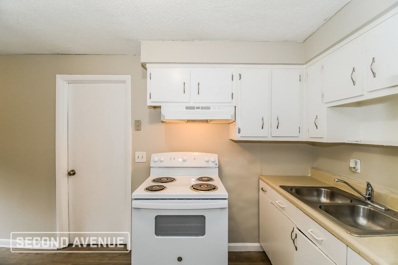 2939 W 4th St - Photo 5 of 25