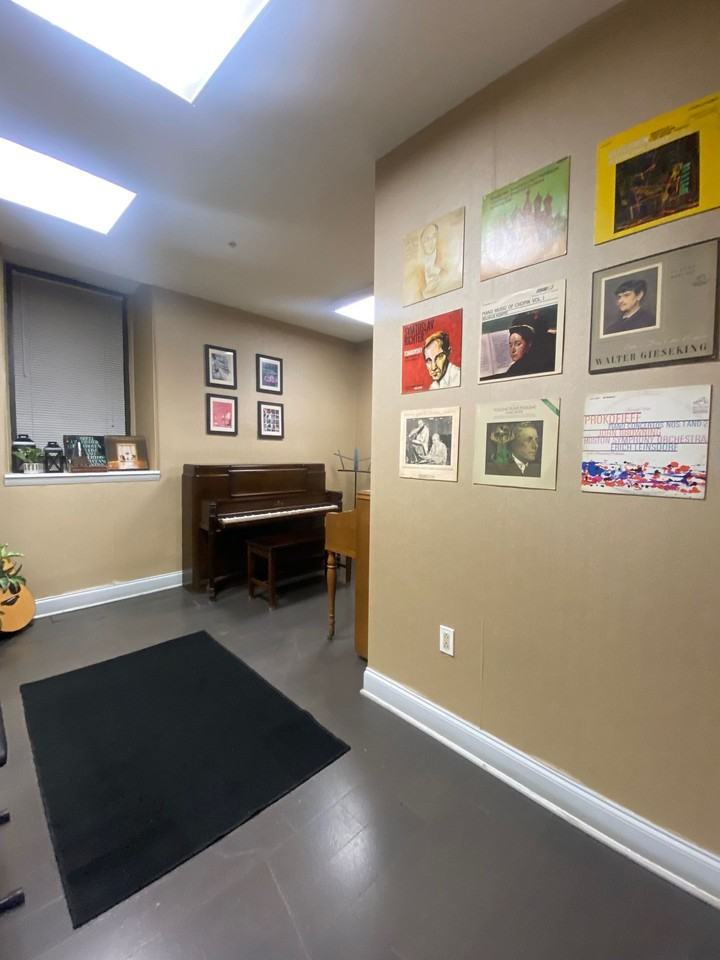 Stafford Apartments - Photo 4 of 8