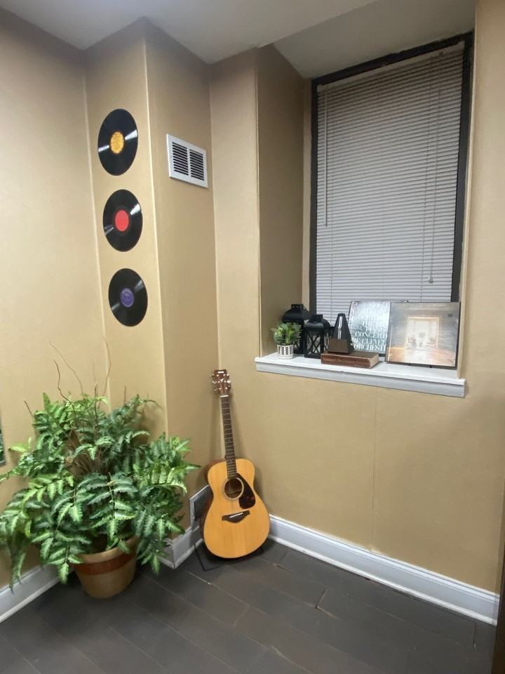 Stafford Apartments - Photo 5 of 8