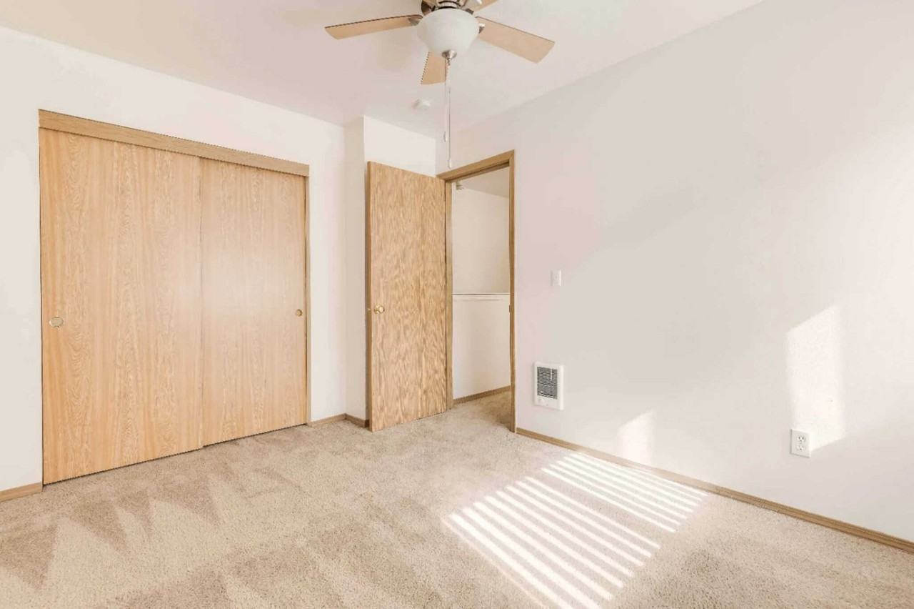 Raven Apartments - Photo 3 of 26