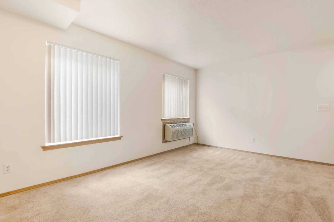 Raven Apartments - Photo 4 of 26