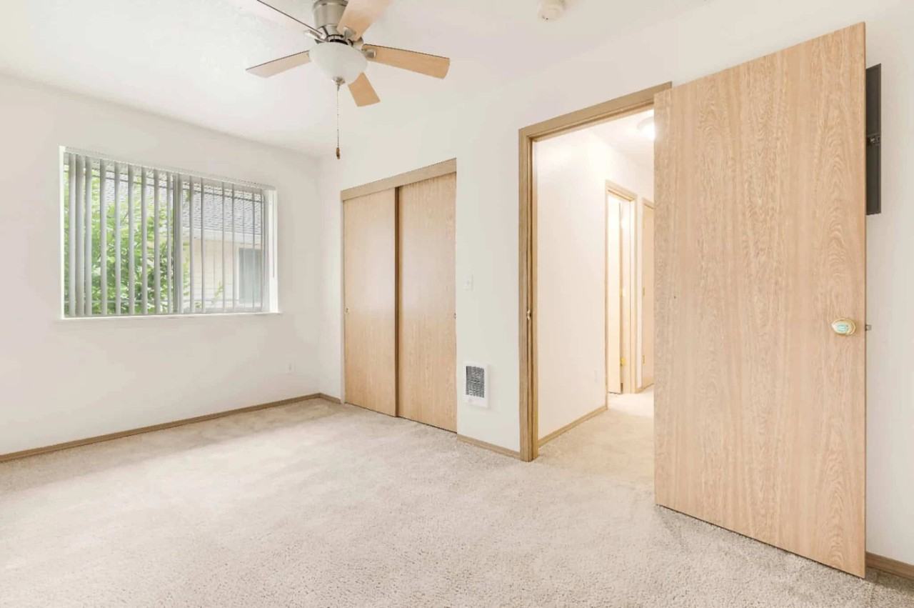 Raven Apartments - Photo 6 of 26