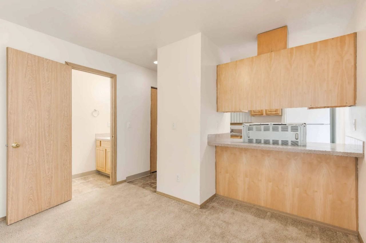 Raven Apartments - Photo 7 of 26