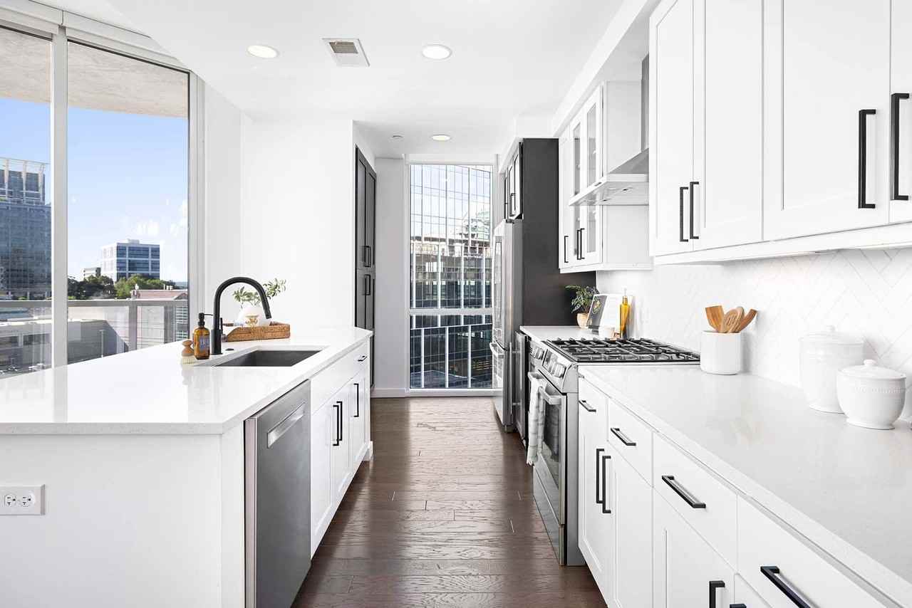 The Huntley Luxury Apartments - Photo 4 of 50