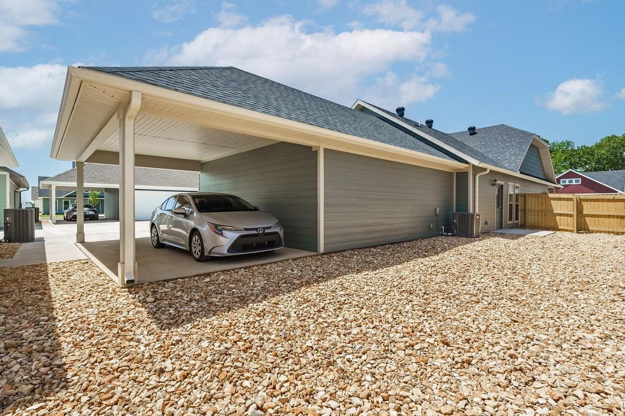 Hawthorne Grove - Photo 3 of 50