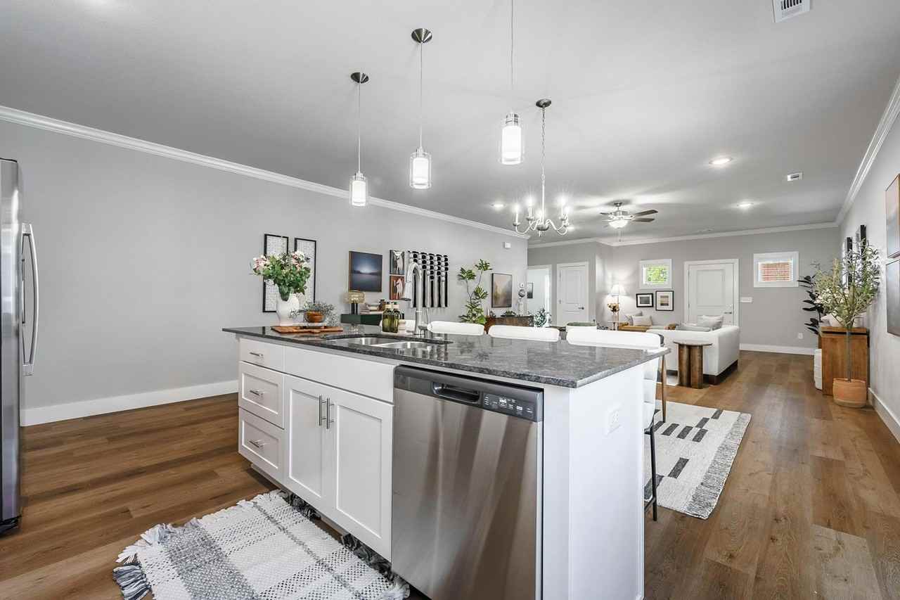 Hawthorne Grove - Photo 5 of 50