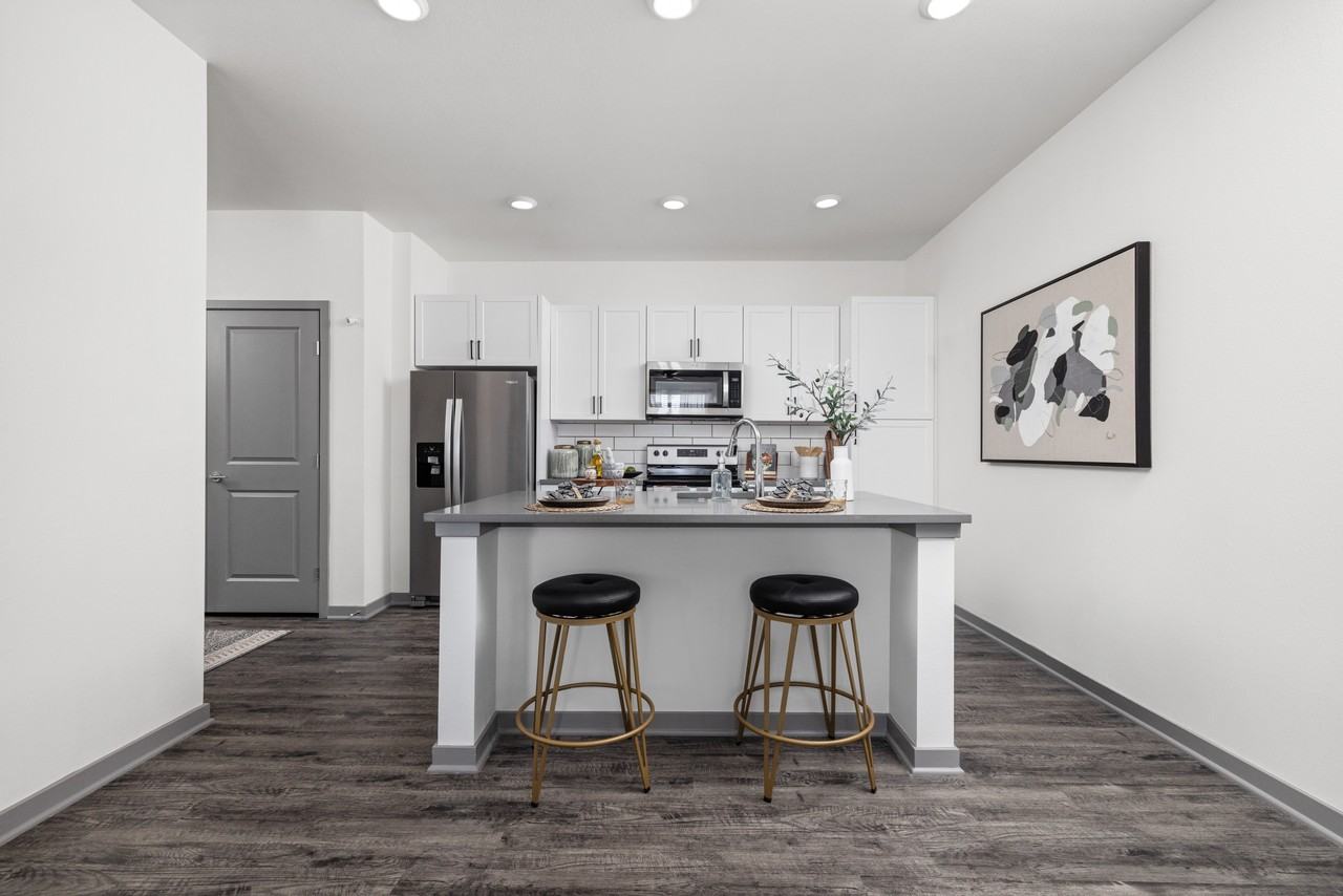 Upland Flats Apartments - Photo 6 of 28