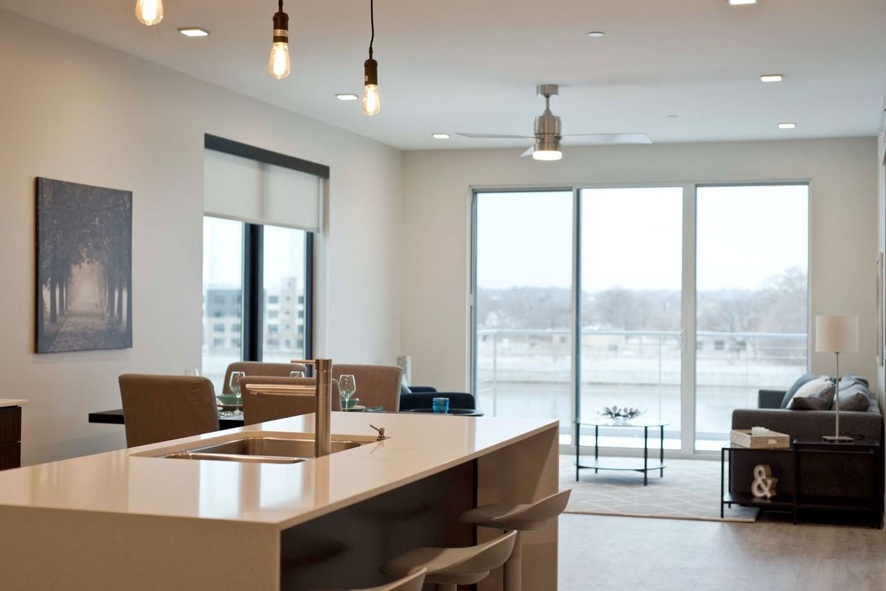 1001 Monroe NW - Photo 4 of 9