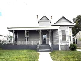 featured image of 1018 N Olive St