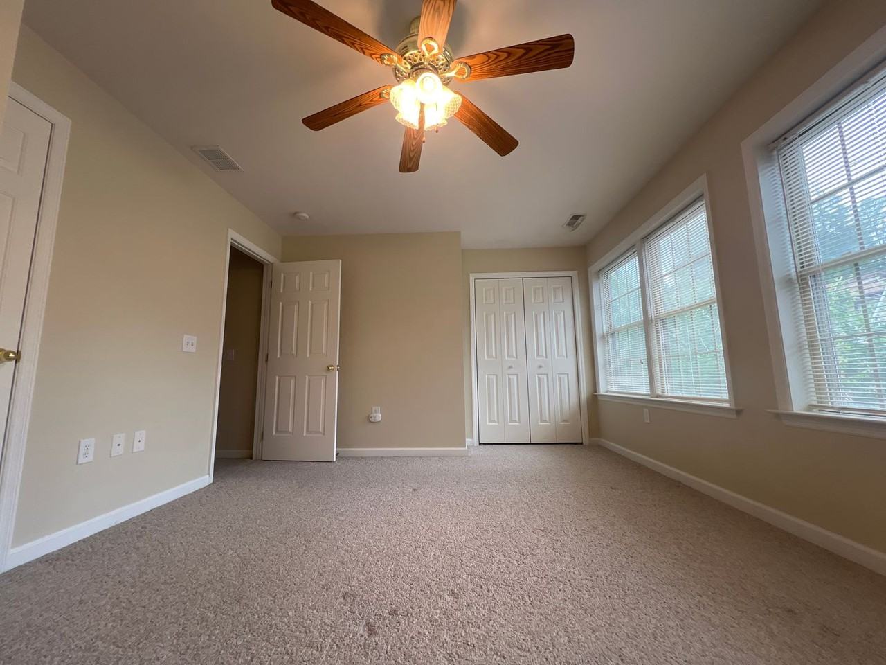 4 Pineview Pl - Photo 7 of 21