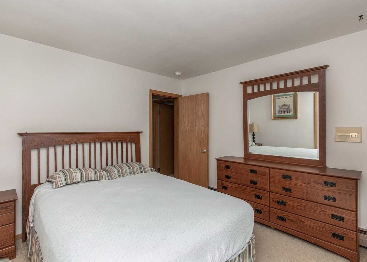 Eastridge Villa Apartments - Photo 3 of 10