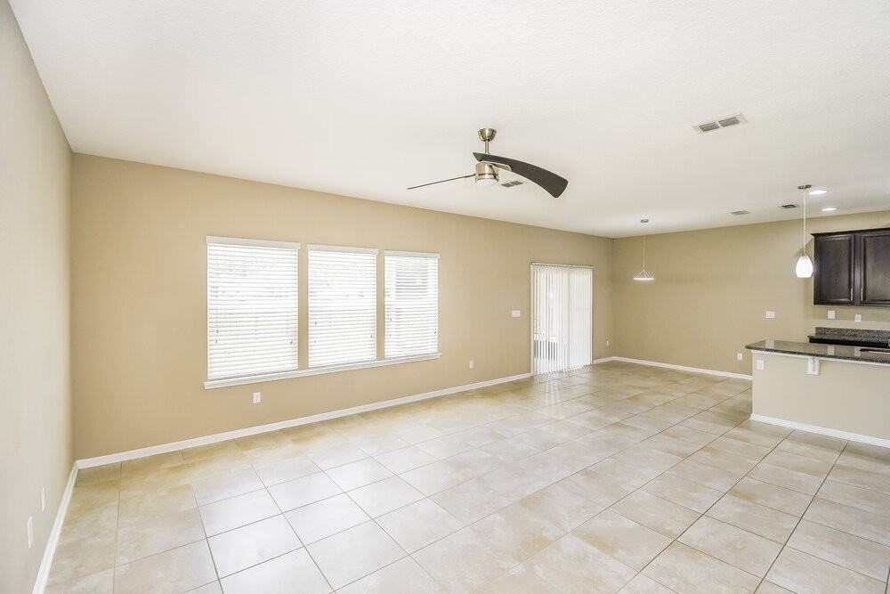 918 Glendale Ln - Photo 4 of 17