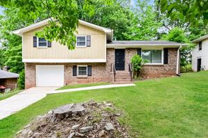 featured image of 3074 Menlo Park Dr