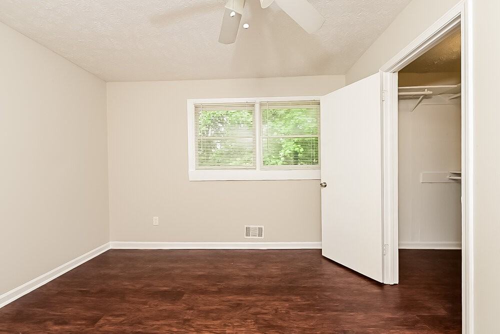3074 Menlo Park Dr - Photo 6 of 17