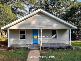 featured image of 143 Forrest St