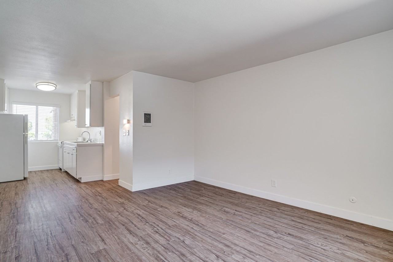 Winter Gardens | 1 & 2 Bedroom Apartments with Parking and Sparkling Pool! - Photo 5 of 45