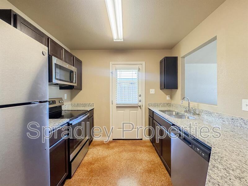 1009 Bandera Ct Apt B - Photo 5 of 16