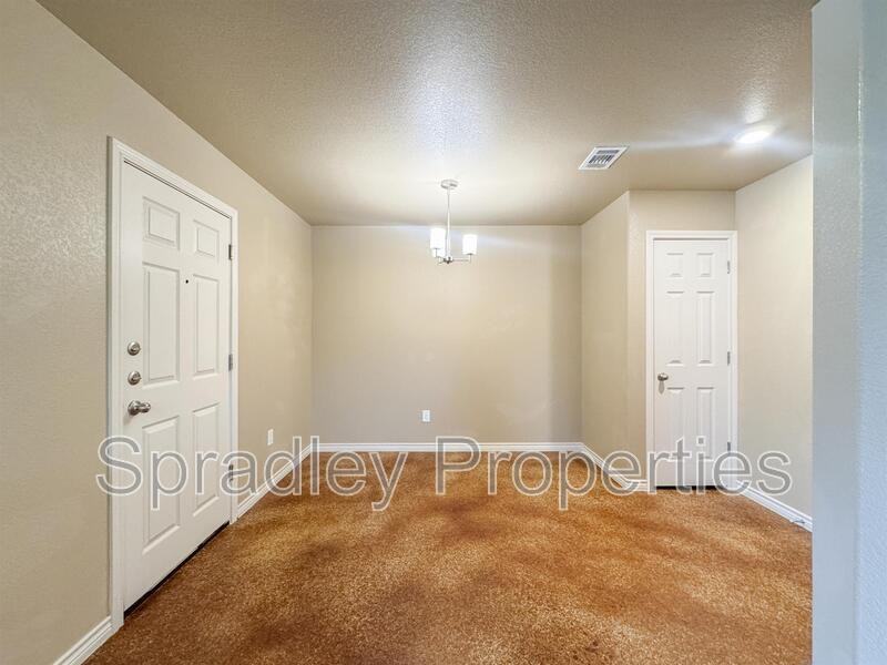 1009 Bandera Ct Apt B - Photo 6 of 16