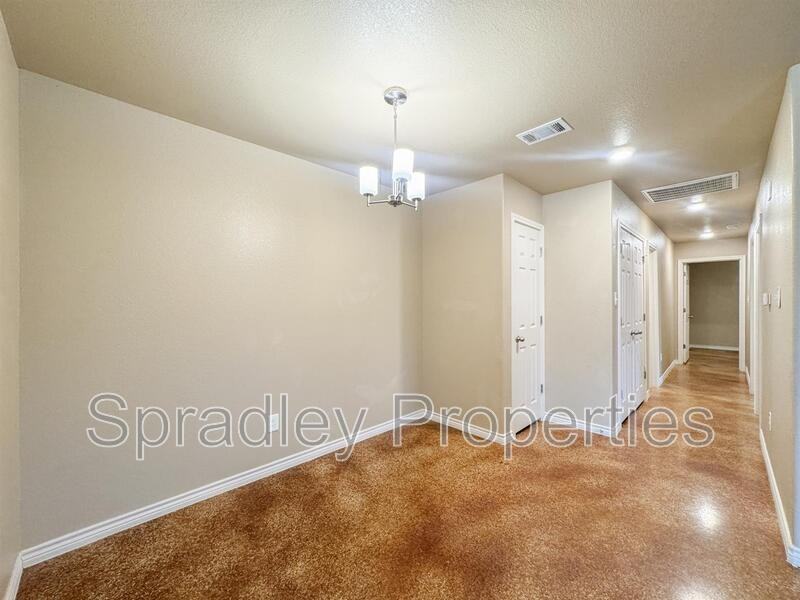 1009 Bandera Ct Apt B - Photo 7 of 16