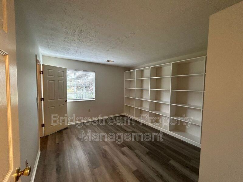 6615 Hedington Sq #2 - Photo 4 of 9