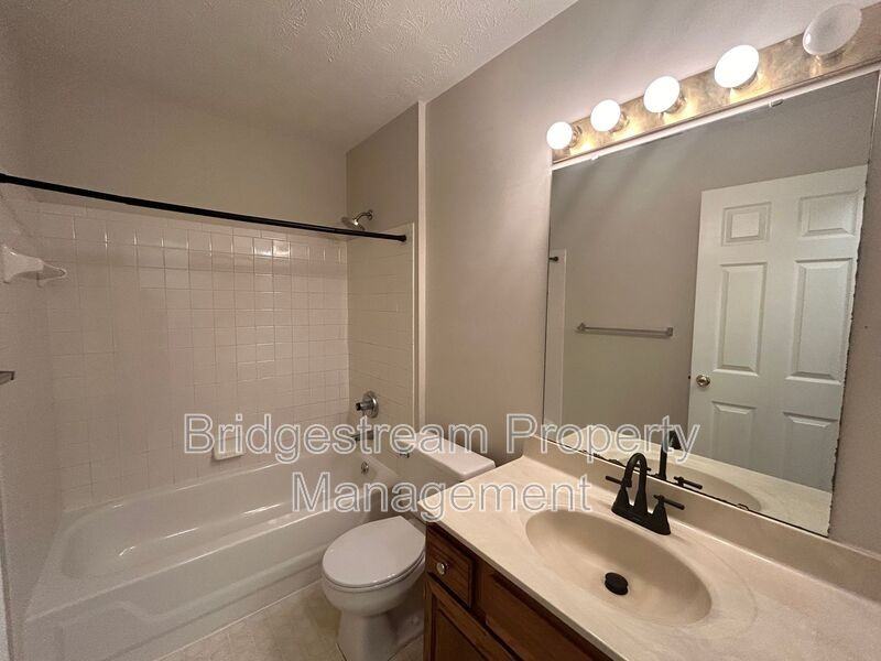 6615 Hedington Sq #2 - Photo 7 of 9
