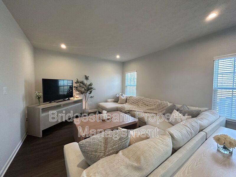 14 Cascade Dr - Photo 4 of 25