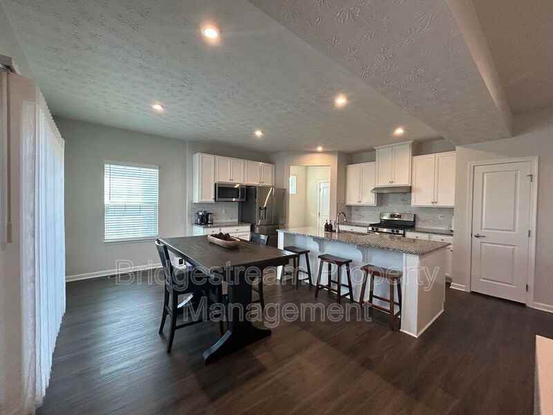 14 Cascade Dr - Photo 7 of 25