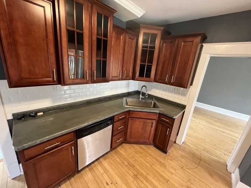 519 Center Ln - Photo 5 of 21